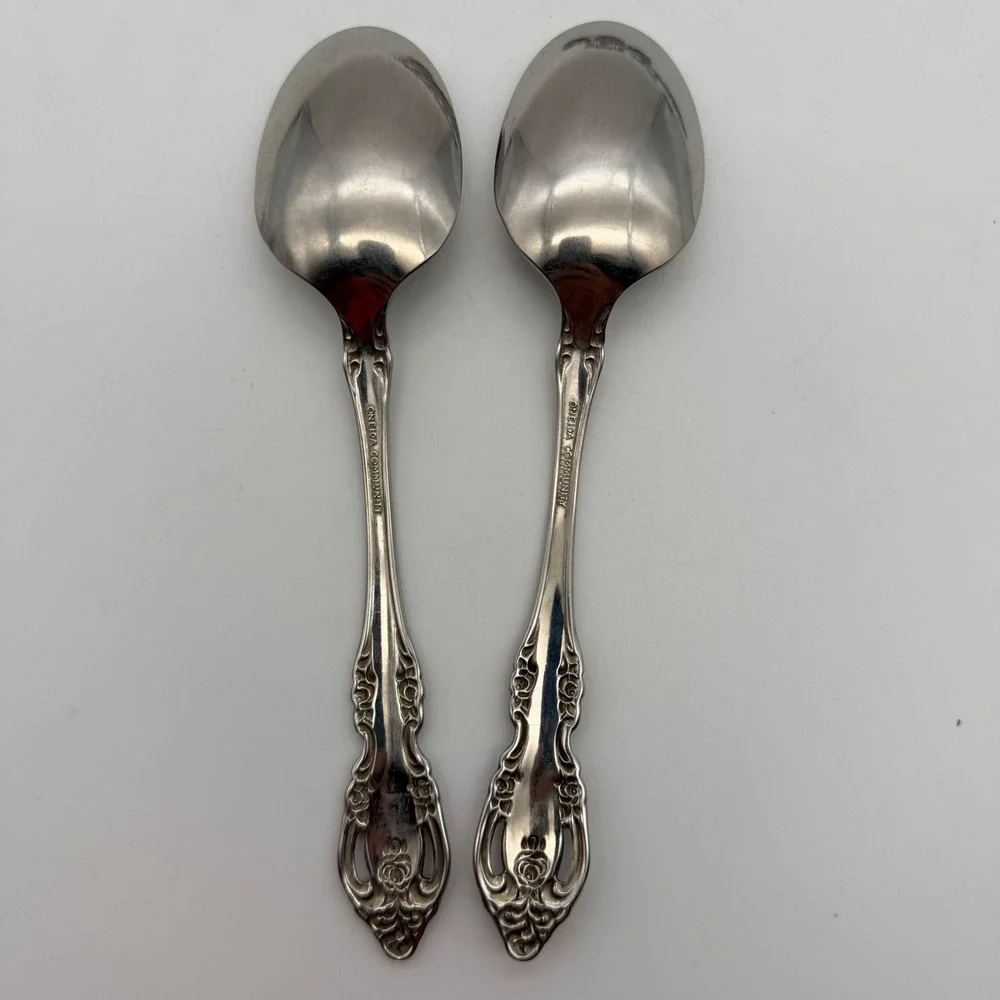 Oneida Community Brahms Stainless Flatware 14 Piece Set Floral Pierced Handle